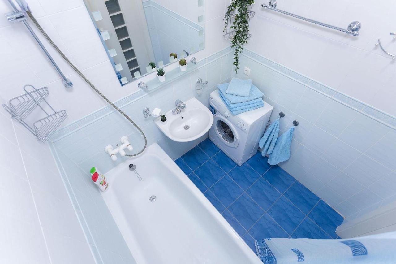 Apartment Near Zybitskaya ミンスク エクステリア 写真