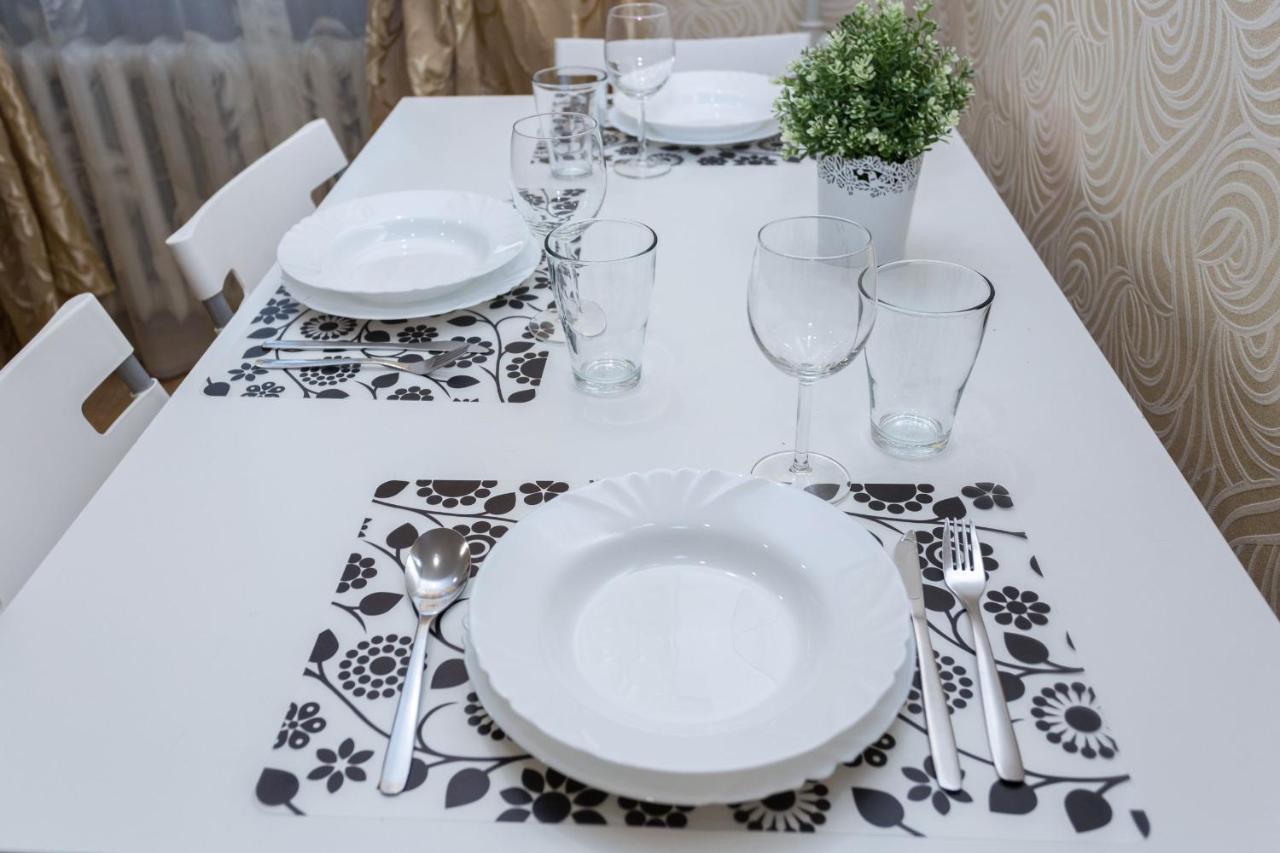 Apartment Near Zybitskaya ミンスク エクステリア 写真